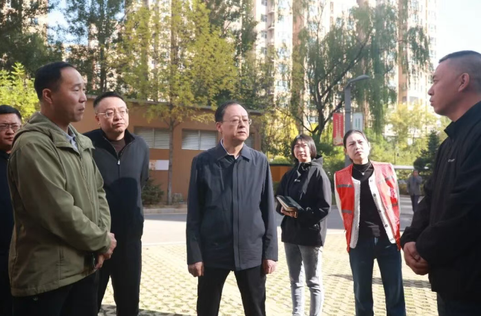 孟德昌深入重点高层建筑调研督导消防安全隐患整治工作